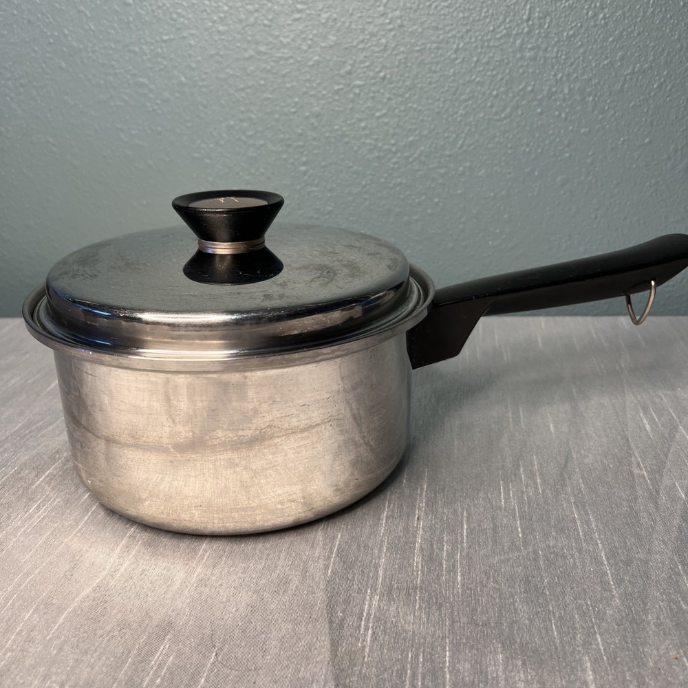 Vintage Duncan Hines 2qt  Stainless Steel Saucepan Pot & 8"‎ Lid Regal Ware  USA